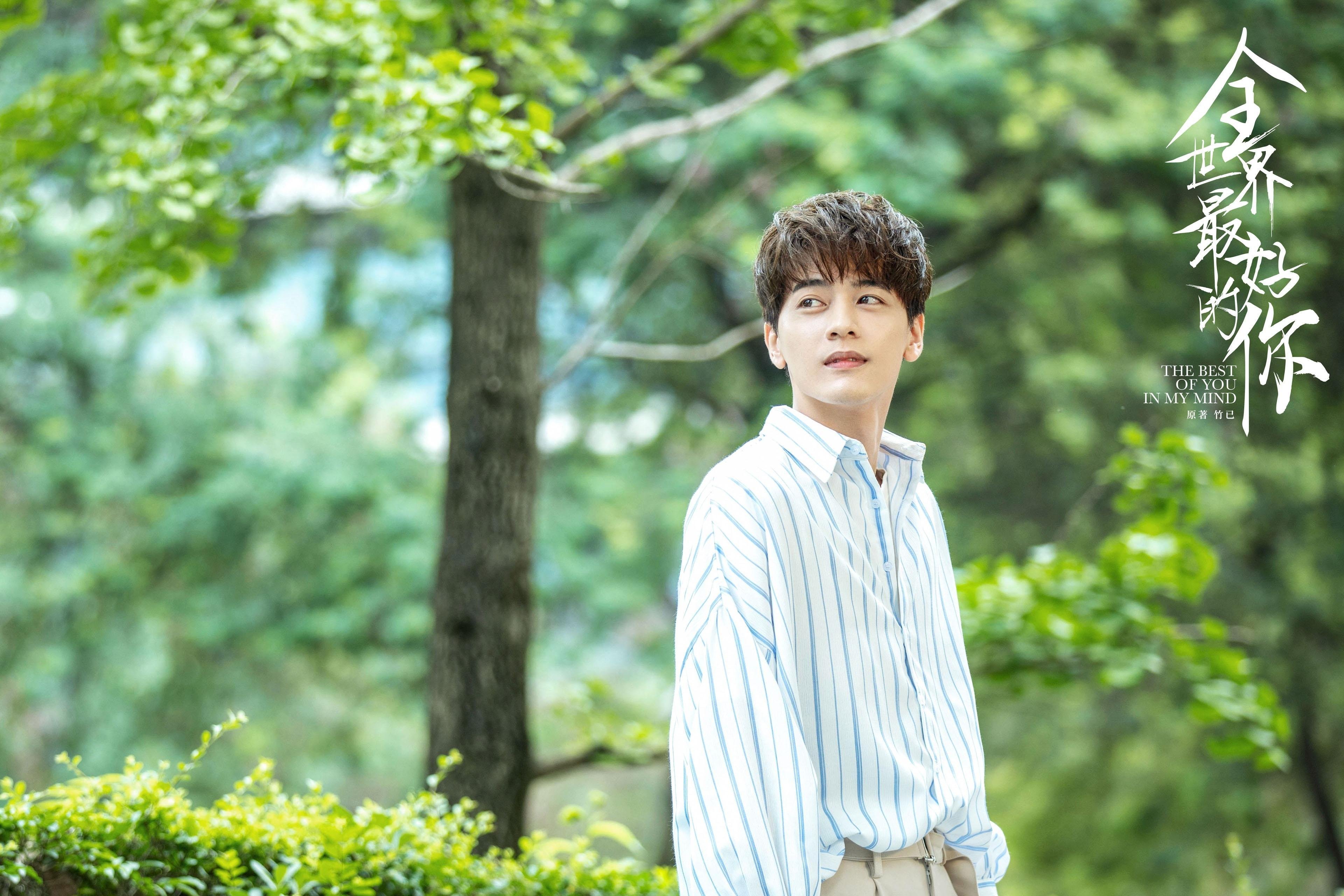 强队实力横扫对手,场上战斗激烈令人目不转睛,队伍很强