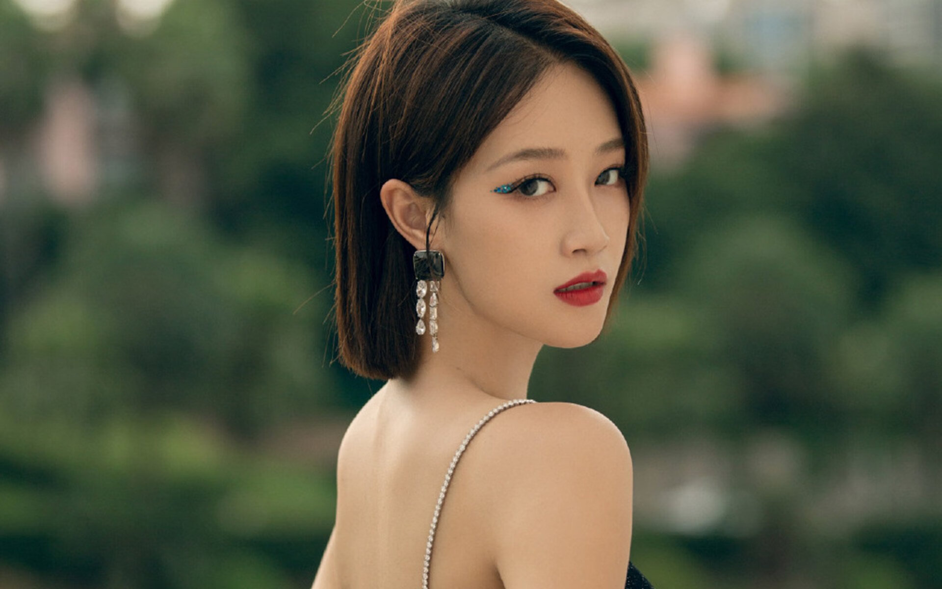 里昂联手瓦伦西亚引进年轻有为球员,里瓦尔多 瓦伦西亚