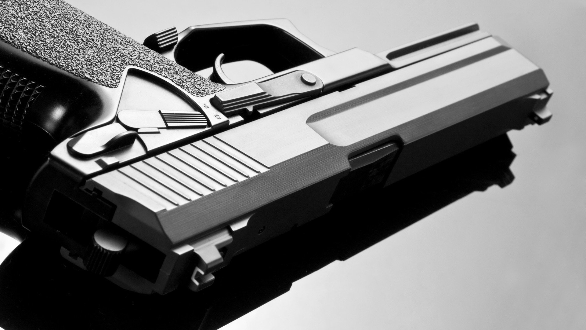 -雄鹿绝杀勇士，总决赛中字母哥双手暴扣点燃全场，雄鹿字母哥夺冠视频