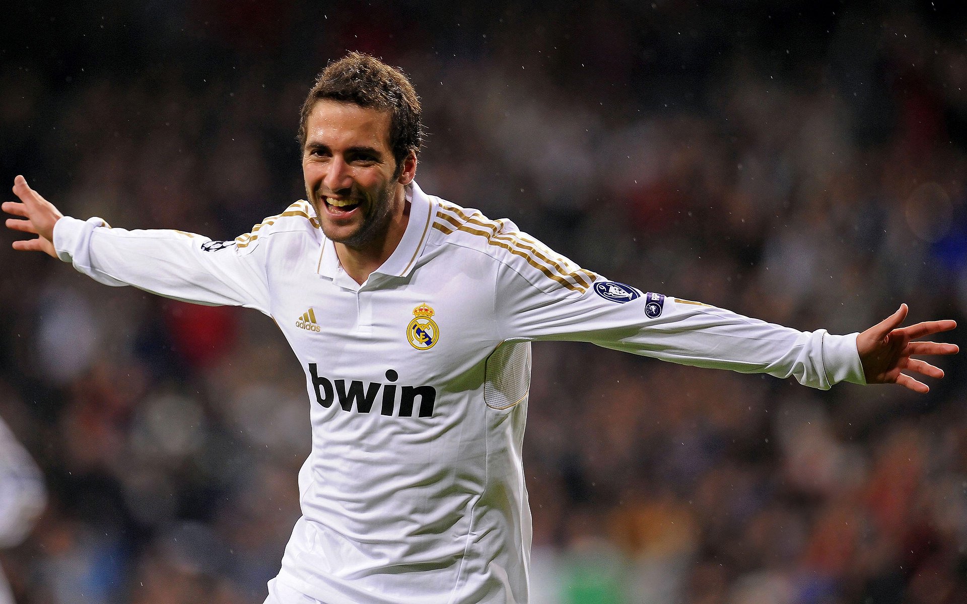 五大联赛是否因对手风格变化主动调整中场厚度,五大联赛分析